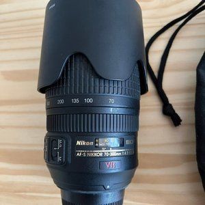 Nikon AF-S VR Zoom-Nikkor 70-300mm f4.5-5.6G IF-ED Lens